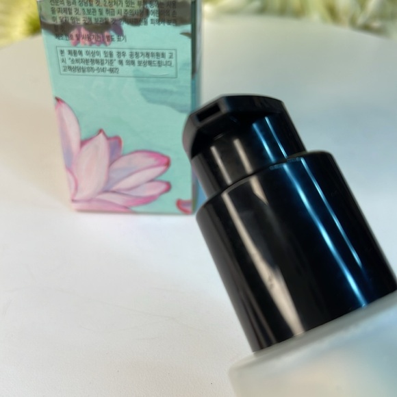 The Pure Lotus Cleanser 150 ml new in box Korean Skincare - Picture 3 of 4